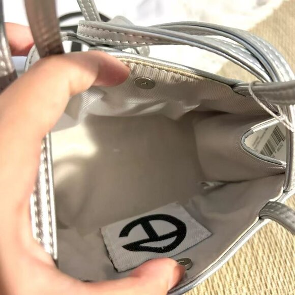 🌹🌹Telfar Shopping Bag Silver New - Picture 4 of 6